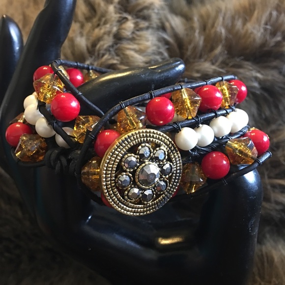 Handmade antique button leather beaded bracelet - Picture 1 of 8